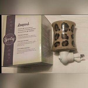 Scentsy Leopard Print Plug-In Warmer
